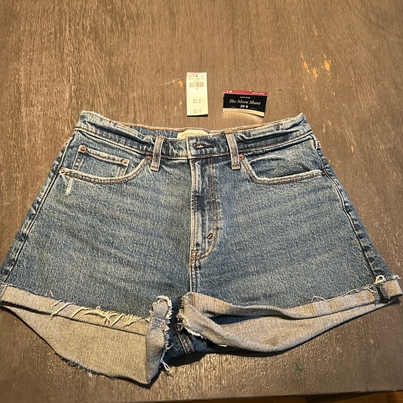 Abercrombie & Fitch Pants - Abercrombie & Fitch , The Mom Short